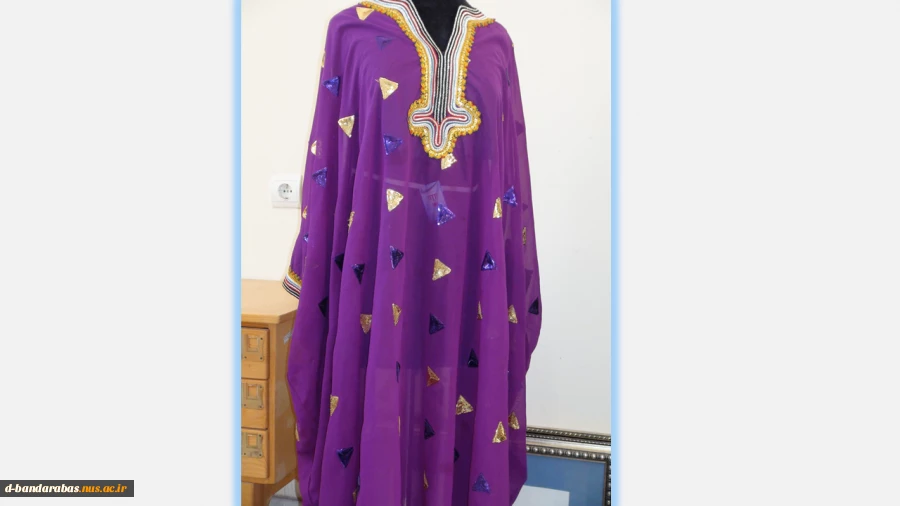 یک دست کامل لباس بلوچی