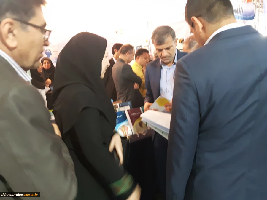 شرکت دانشگاه فنی و حرفه ای استان هرمزگان در بیستمین نمایشگاه هفته پژوهش 3